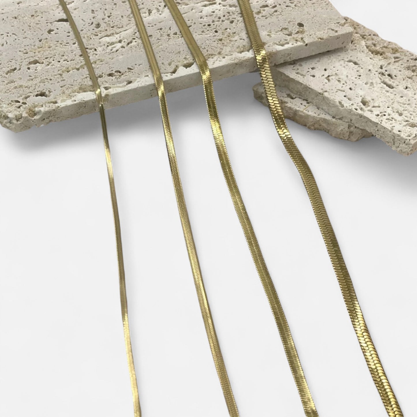 VelroisMode | Stainless Steel Snake Chain Necklace – Sleek, Durable, Effortlessly Stylish