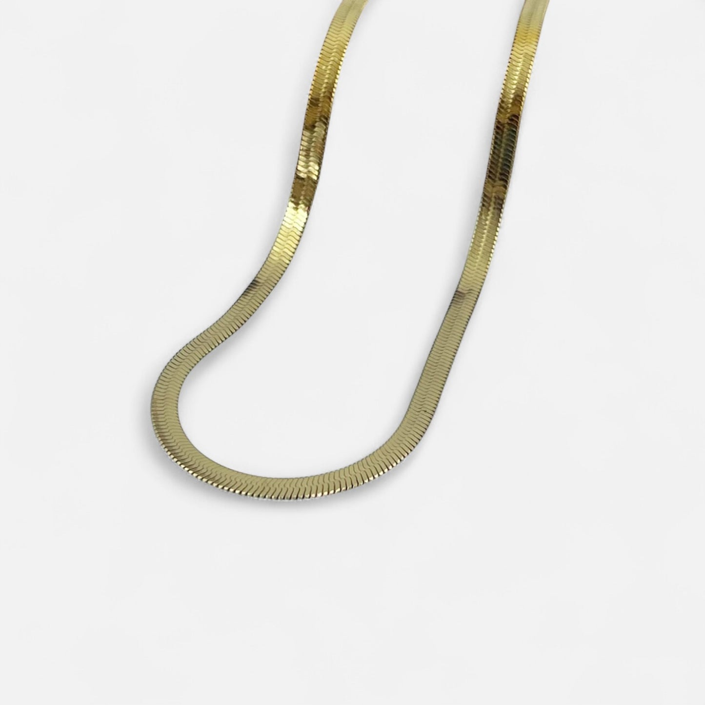VelroisMode | Stainless Steel Snake Chain Necklace – Sleek, Durable, Effortlessly Stylish