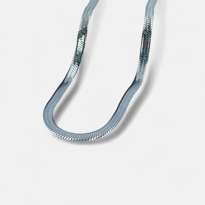 VelroisMode | Stainless Steel Snake Chain Necklace – Sleek, Durable, Effortlessly Stylish