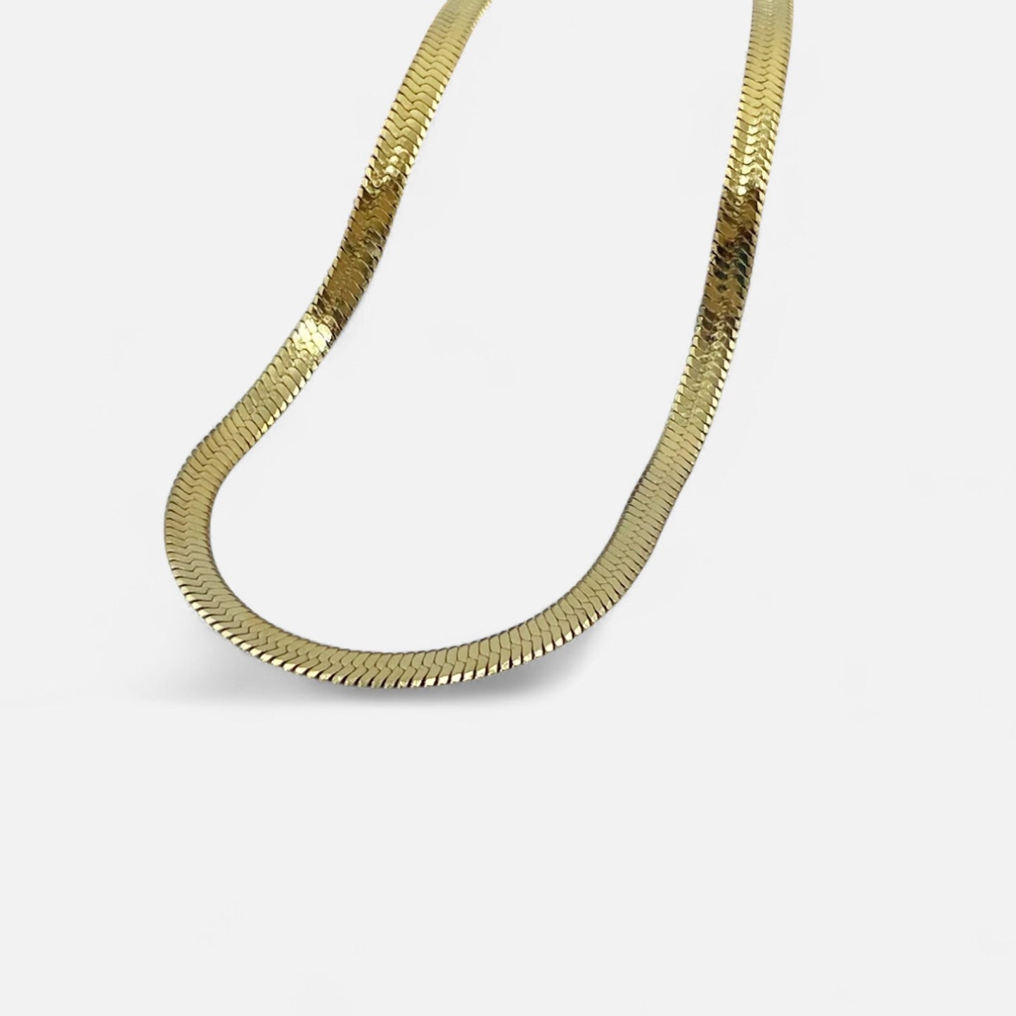 VelroisMode | Stainless Steel Snake Chain Necklace – Sleek, Durable, Effortlessly Stylish