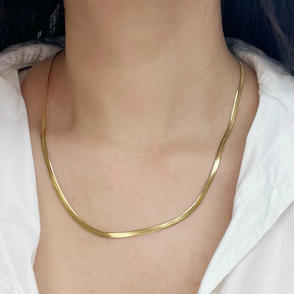 VelroisMode | Stainless Steel Snake Chain Necklace – Sleek, Durable, Effortlessly Stylish