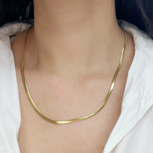 VelroisMode | Stainless Steel Snake Chain Necklace – Sleek, Durable, Effortlessly Stylish