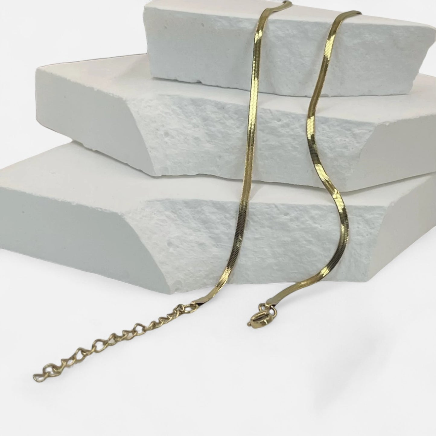 VelroisMode | Stainless Steel Snake Chain Necklace – Sleek, Durable, Effortlessly Stylish