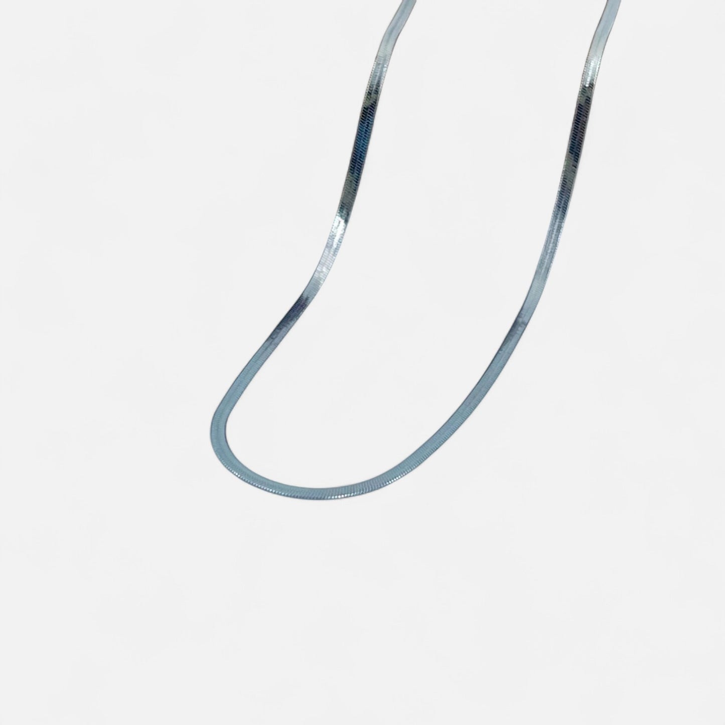 VelroisMode | Stainless Steel Snake Chain Necklace – Sleek, Durable, Effortlessly Stylish